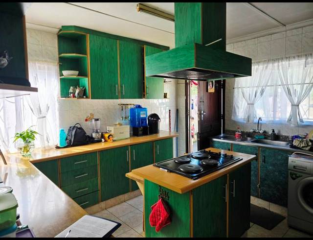 3 BEDROOM HOUSE FOR SALE IN VALDIN HEIGHTS